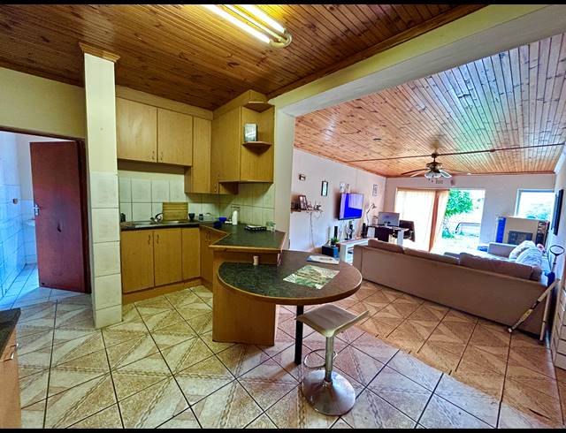 4 BEDROOM HOUSE FOR SALE IN RUYTERWACHT